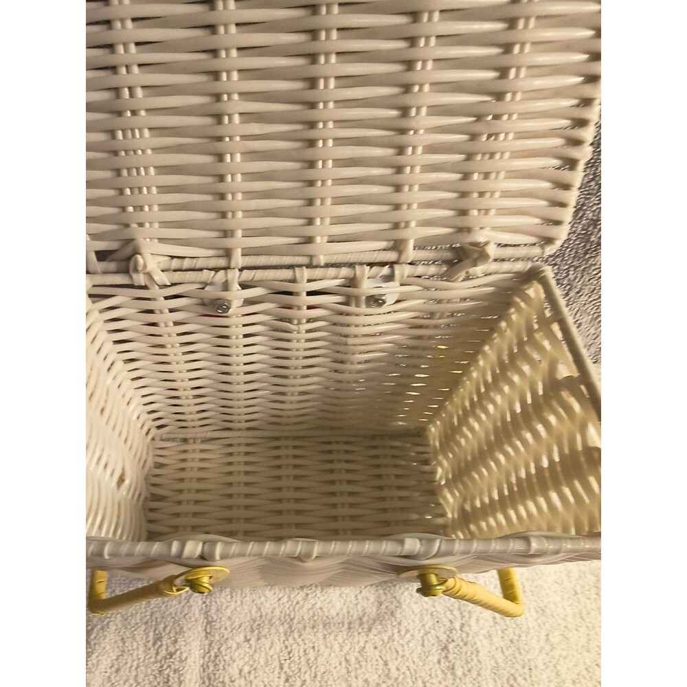 Vintage 1960s Woven Plastic Wicker Basket Purse Yellow Handles Grosgrain Bow Vtg - Picture 5 of 6